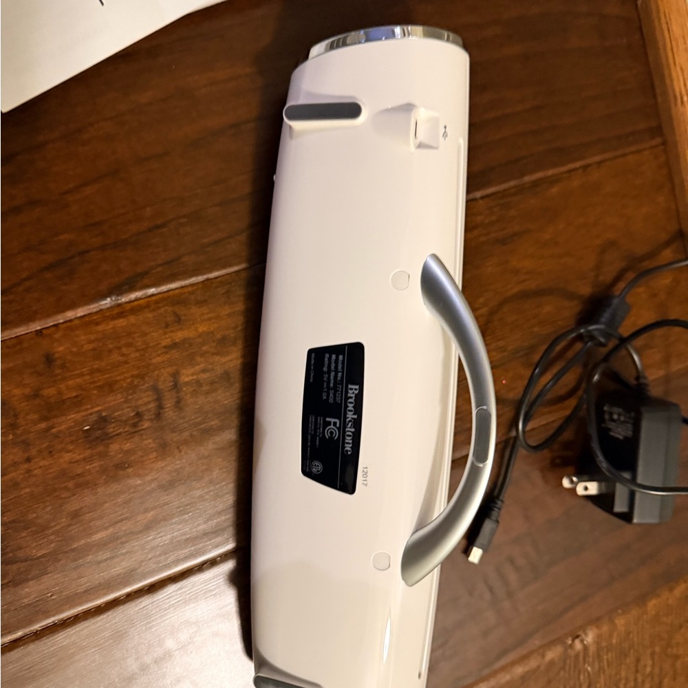 Brookstone iConvert Tablet Scanner - White - Picture 11 of 15